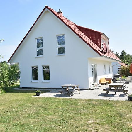 Spacious Holiday Home In Hornstorf With Trampoline エクステリア 写真