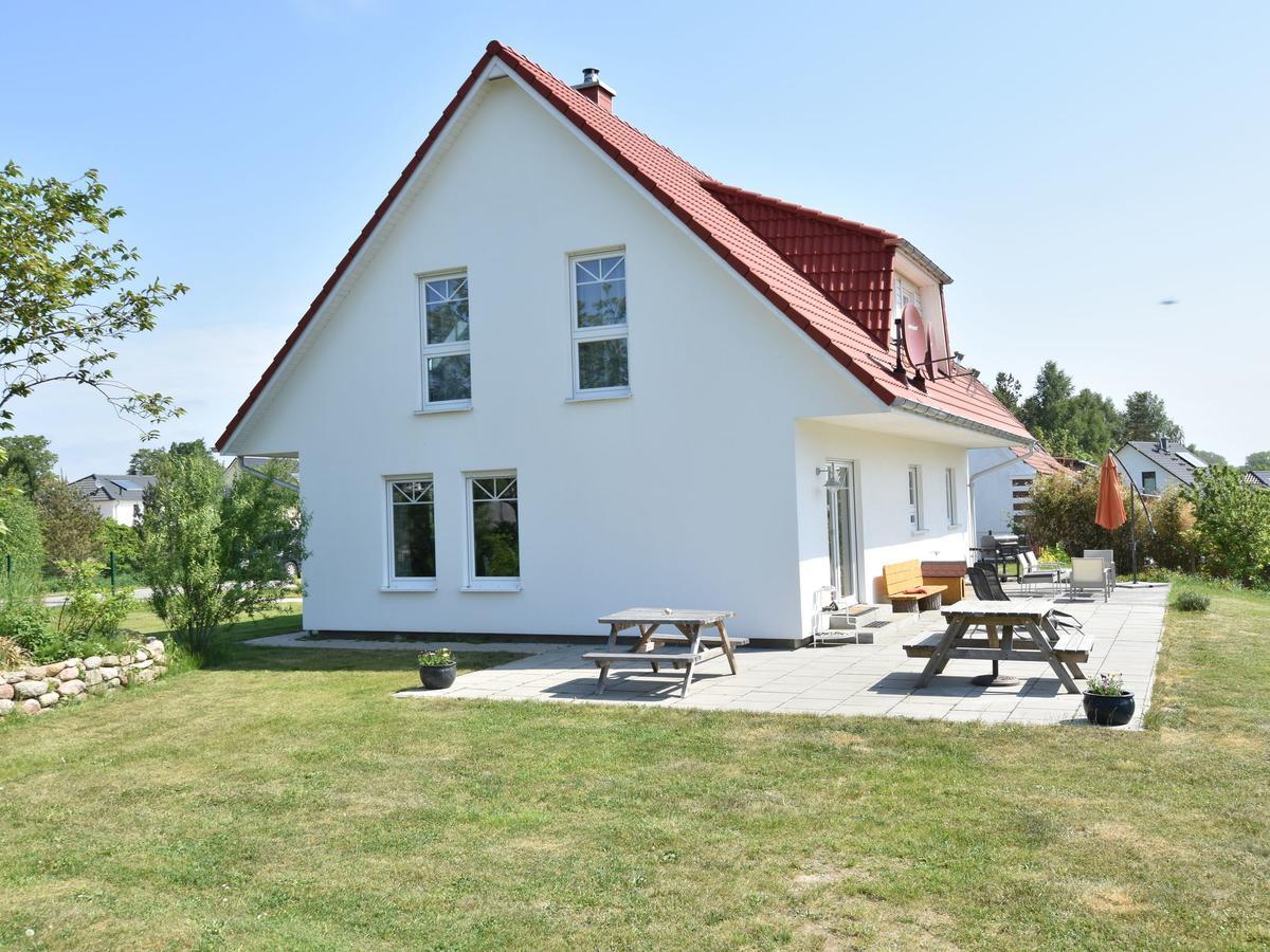 Spacious Holiday Home In Hornstorf With Trampoline エクステリア 写真