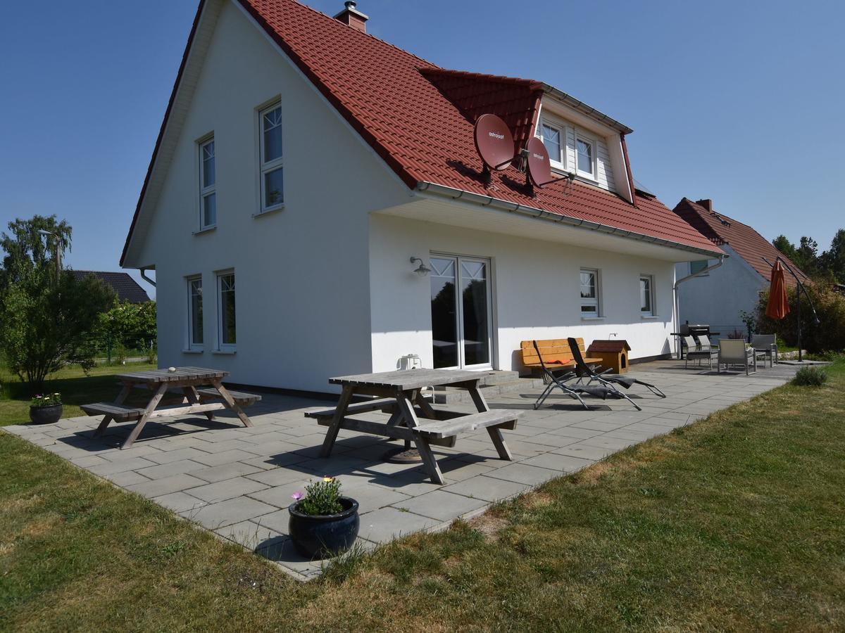 Spacious Holiday Home In Hornstorf With Trampoline エクステリア 写真